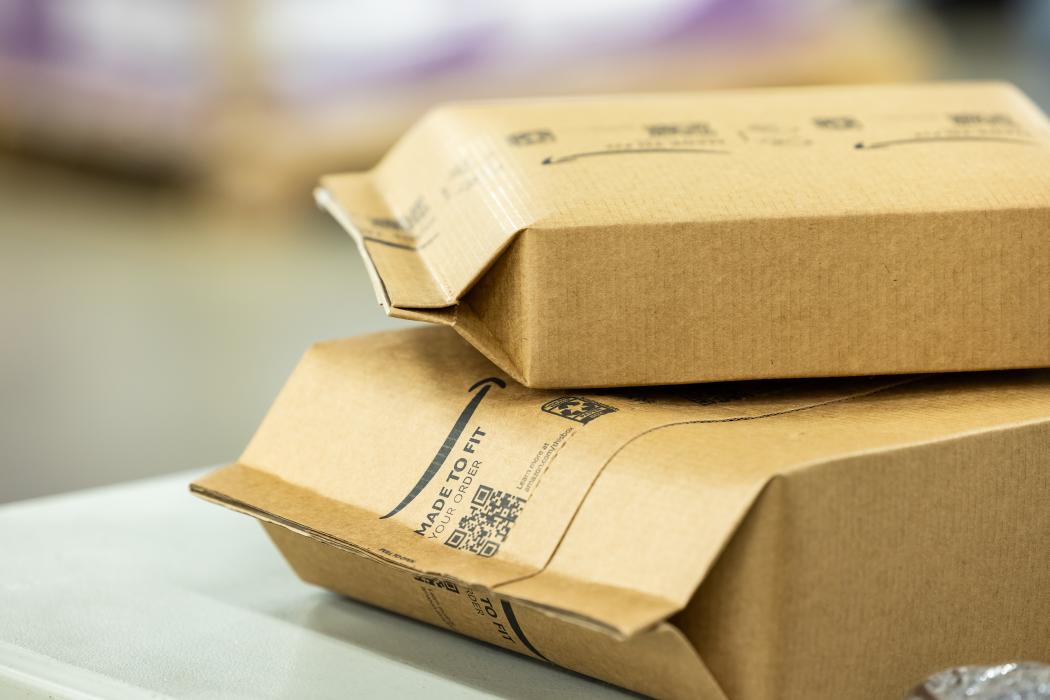 Internetowy sprzedawca Amazon w Europie w przyszłości postawi na technologie precyzyjnego pakowania. (Foto: Amazon)