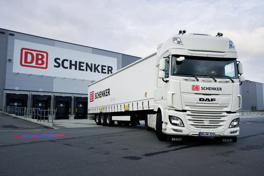 Schenker jest teraz częścią DSV: Połączenie tworzy jedno z największych sieci logistycznych na świecie – także w europejskim transporcie drogowym towarów. (Foto: Deutsche Bahn AG / Volker Emersleben)