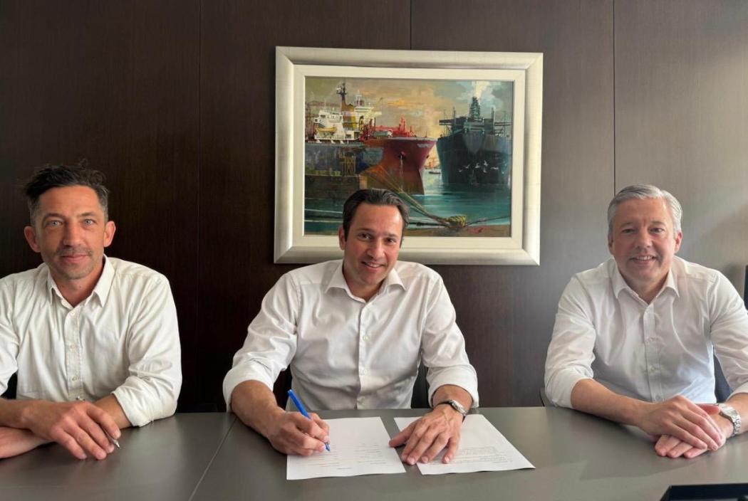 DriveMybox expands into Southeast Europe. In the picture: Gordon Friza, CFO of DriveMybox, Constantinos Mouskos, CEO of DriveMybox Greece, and Patrick Jandt, CEO of DriveMybox. Photo: DriveMybox