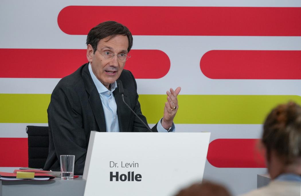 Dr. Levin Holle przenosi się z zarządu Deutsche Bahn do Urzędu Kanclerskiego. (Foto: Deutsche Bahn)