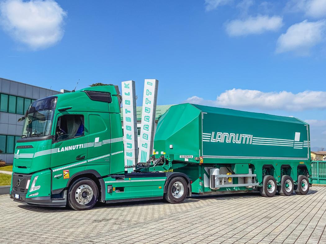Pour le transport sécurisé de verre plat, Lannutti mise sur des véhicules à l'intérieur de Faymonville. Dans les prochaines années, la flotte devrait être renouvelée avec 400 véhicules de la série FloatMAX. Photo : Lannutti