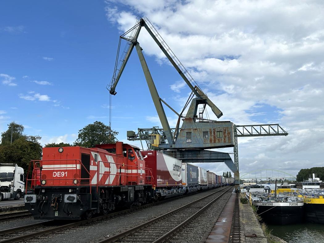From now on, the Med Express runs four times a week between Cologne and Perpignan. The train is dispatched at the Westkai in Niehl harbor. (Photo: HGK L&I)