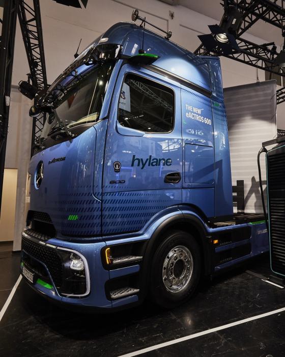 La oferta de alquiler de Hylane se complementa, entre otros, con cabezas tractoras eActros 600 de Daimler Truck. (Foto: Hylane)