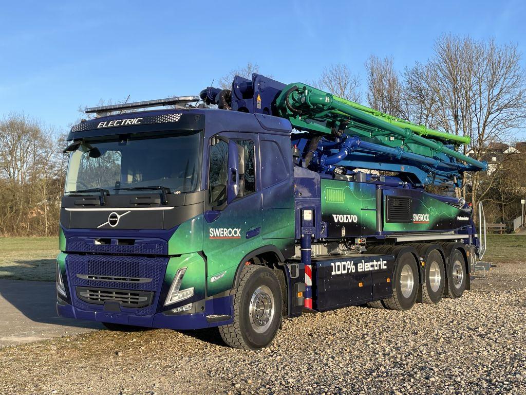 Three partners and an electric tridem for concrete pumping: Volvo Trucks, Putzmeister, and Swerock. | Photo: Volvo Trucks