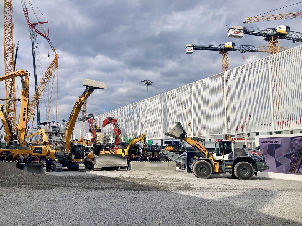On the Liebherr stand, work was done autonomously. | Photo: G. Soller