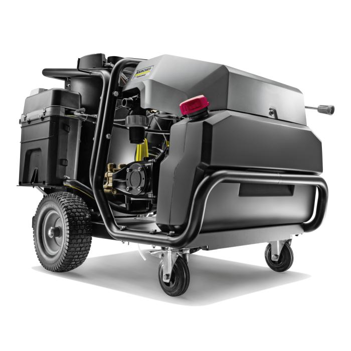 Large quantities of coarse dirt can be easily washed away: This is what the new hot water high-pressure cleaner “HDS 18/18-4 S Classic” from Kärcher can do. (Photo: Kärcher)