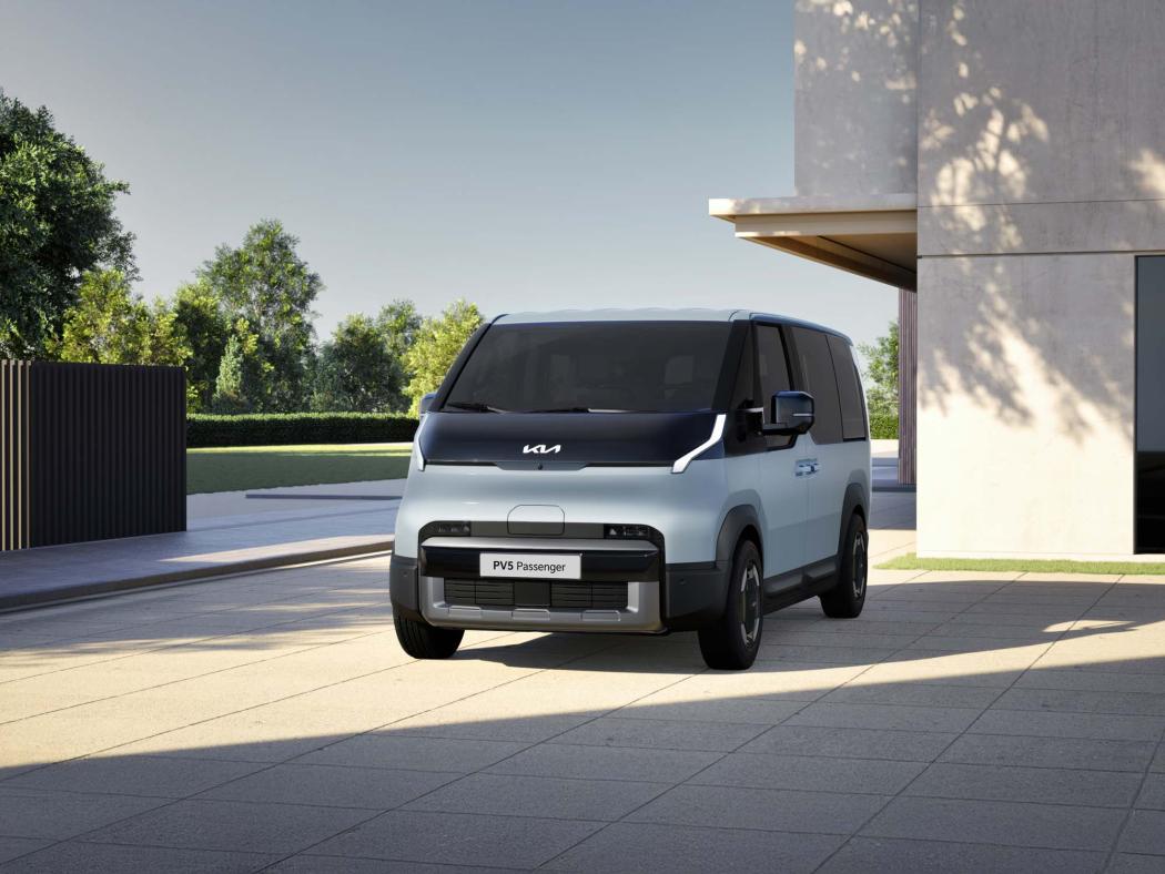Mucho espacio en una superficie reducida ofrece el PV5 Passenger totalmente eléctrico, a un precio justo desde 38.290 euros. | Foto: Kia