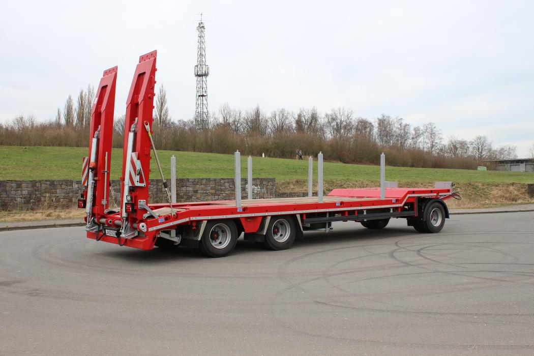 Low-loader trailer Langendorf TÜ 30 smart: All-rounder for the construction site. (Photo: Langendorf)