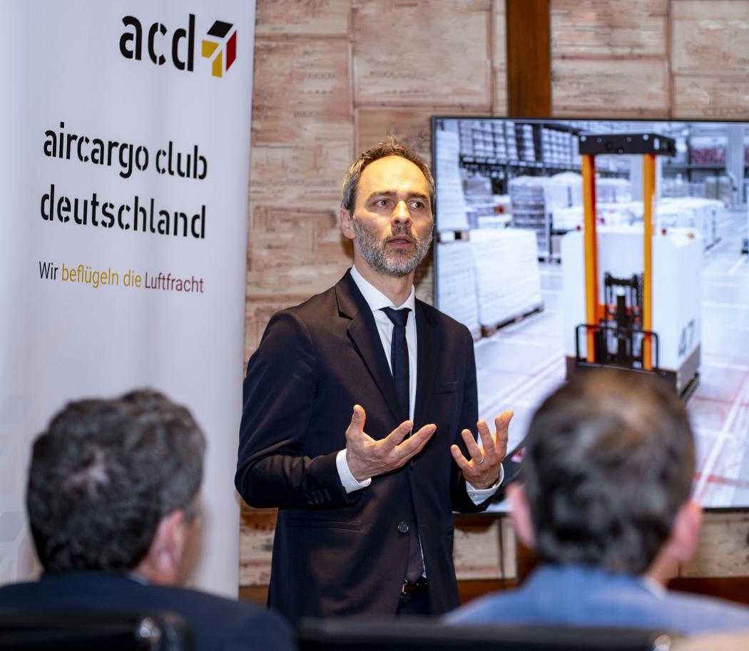 Michael Zach, Senior Vice President Ground Handling & Cargo Operations von Flughafen Wien AG: „Pracujemy nad wszystkimi kluczowymi tematami – i uważamy to za nasze zadanie, aby celowo rozwijać usługi.“ Foto: acd)