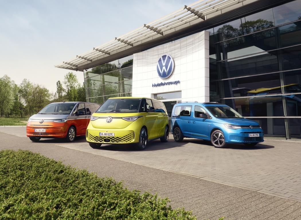 The Energy models from Volkswagen Commercial Vehicles will be available in Germany at a particularly favorable price from July 2025 for a limited time: In addition to comprehensive equipment packages, an Energy lettering adorns the D-pillar and the steering wheel clasp of the vehicles in Germany. | Photo: VWN.
