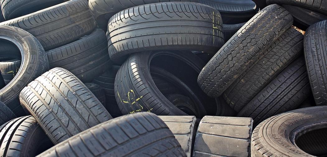 Under used tires, there are increasingly more of the seal and silent tire type, which require special treatment during recycling. However, the lack of labeling has so far made identification difficult. | Image: NoName 13/Pixabay.