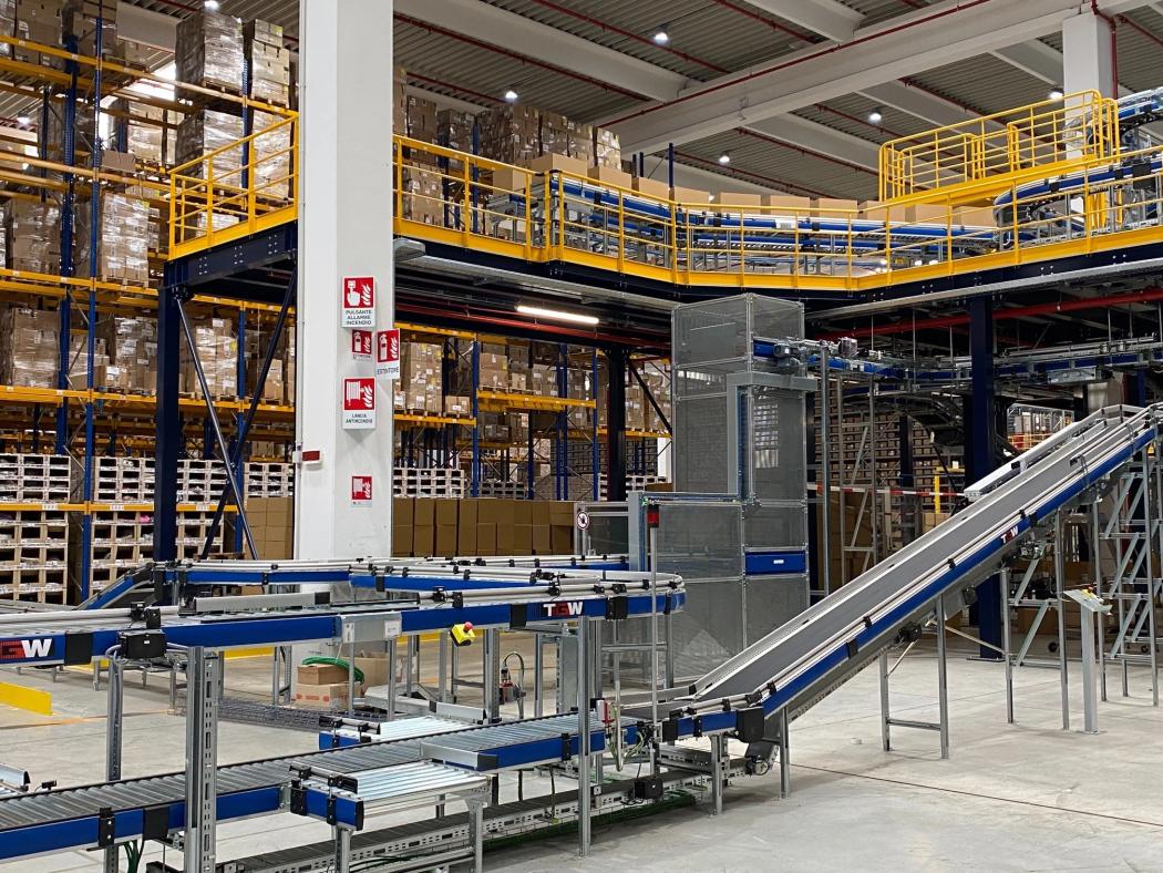TGW Logistics a réalisé pour le spécialiste de la mode OVS un puissant système FlashPick au sud-ouest de Milan. | Image : TGW Logistics