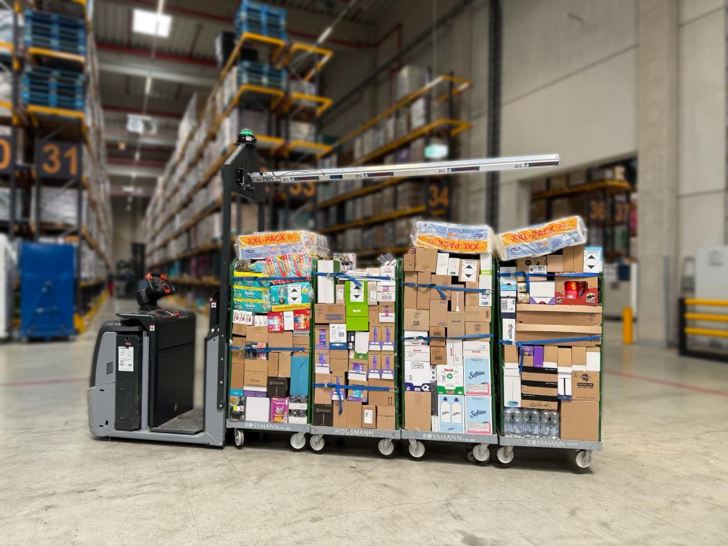 Rossmann loads his rolling carts with a control software from EPG. (Photo: EPG)