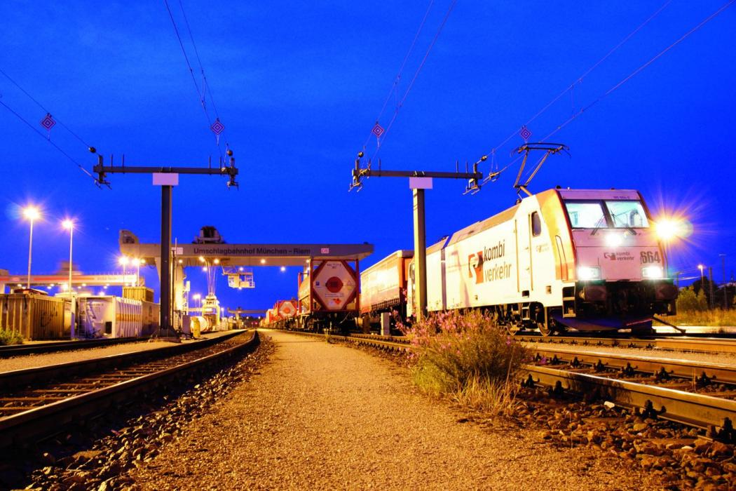 Kombiverkehr sees an urgent need for action from the government regarding the ongoing corridor renovations on the German rail network and in the regulation of track access charges. Photo: Kombiverkehr GmbH & Co. KG