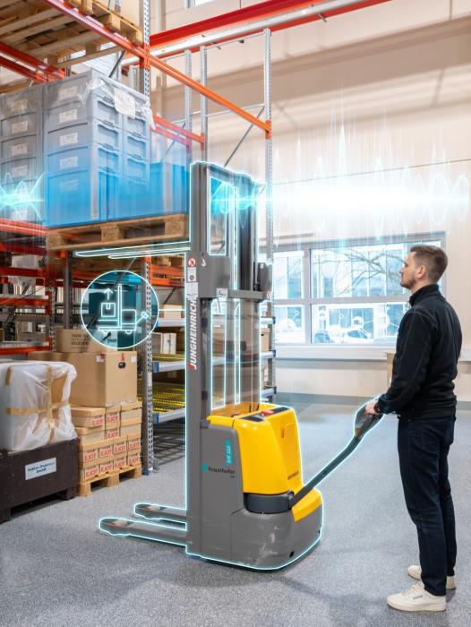 The research project "Pal2Rec!" (Pallet to Recognition) was meant to demonstrate that pallets can do more than just carry loads. They can also provide information about their past tasks, process steps, and movements. | Image: Fraunhofer IML