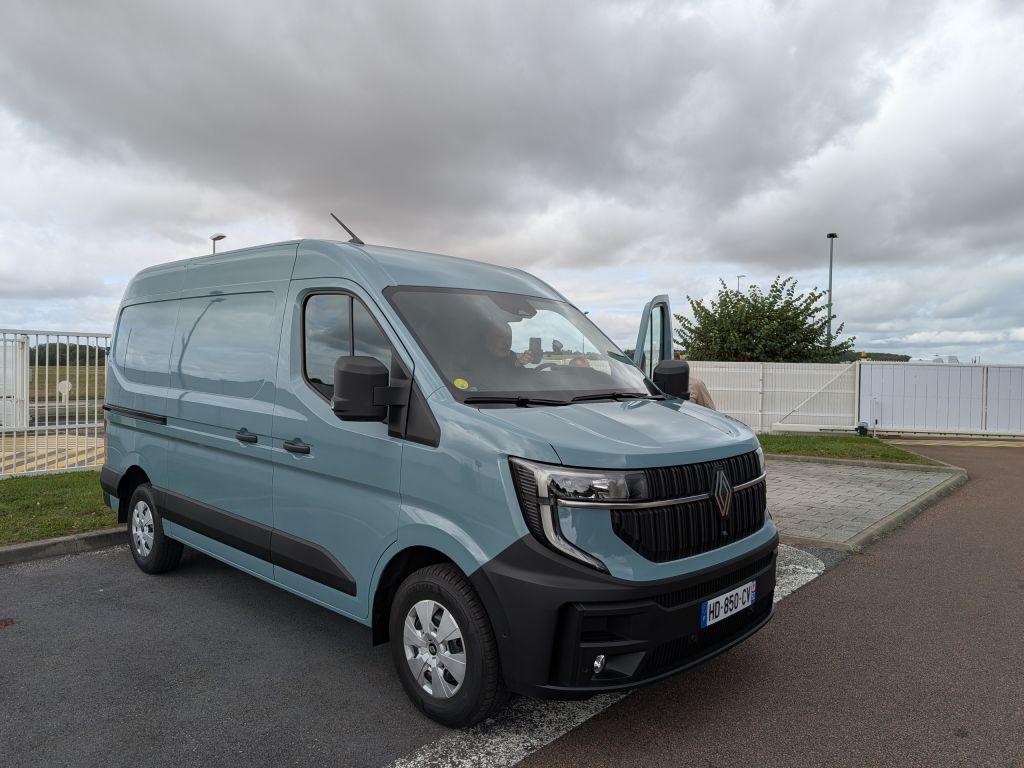 Diesel on the last mile: With an automatic transmission, the diesel engine is again at its best, but also heading into the final lap. The electric vehicle is even faster and simply emission-free. The diesel is especially worthwhile for long-haul routes. | Photo: J. Reichel