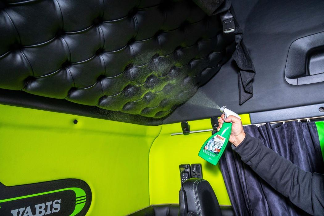 Ninguna oportunidad para el mal olor - según el fabricante, el spray SmokeEx une las partículas con mal olor y asegura la eliminación duradera de los olores molestos y desagradables. (Foto: Sonax).