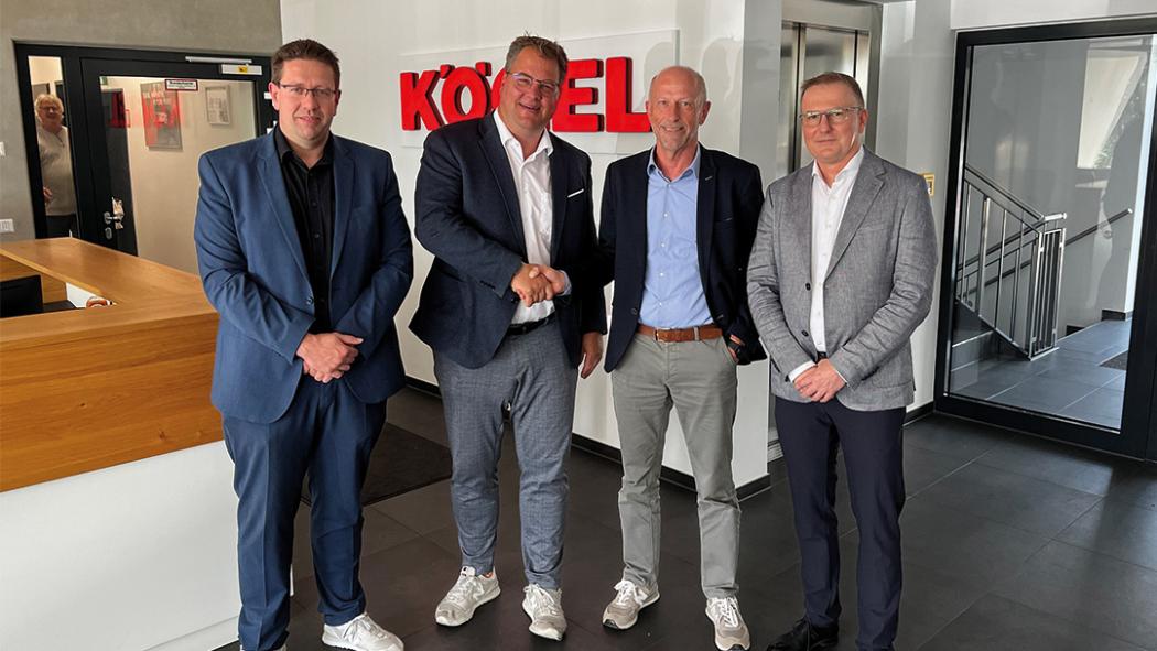 (v.l.n.r.) Christian Spengler, CFO Kögel; Thore Bakker, CSO Kögel; Jens Zeller, Directeur Général Idem Telematics GmbH; Thomas Piller, Directeur Général Idem Telematics GmbH. | Image : Kögel