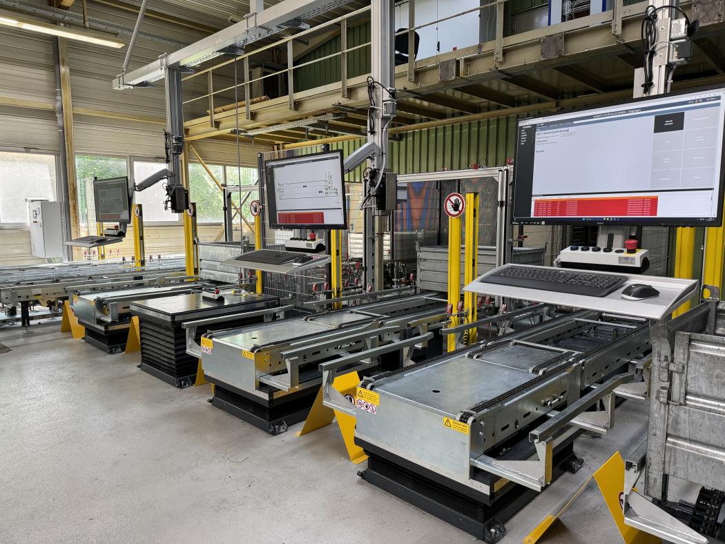 Kardex Mlog zmodernizował magazyn buforowy firmy Weber Hydraulik w Güglingen. Między innymi zmodernizowano stanowiska kompletacyjne. (Zdjęcie: Kardex Mlog)
